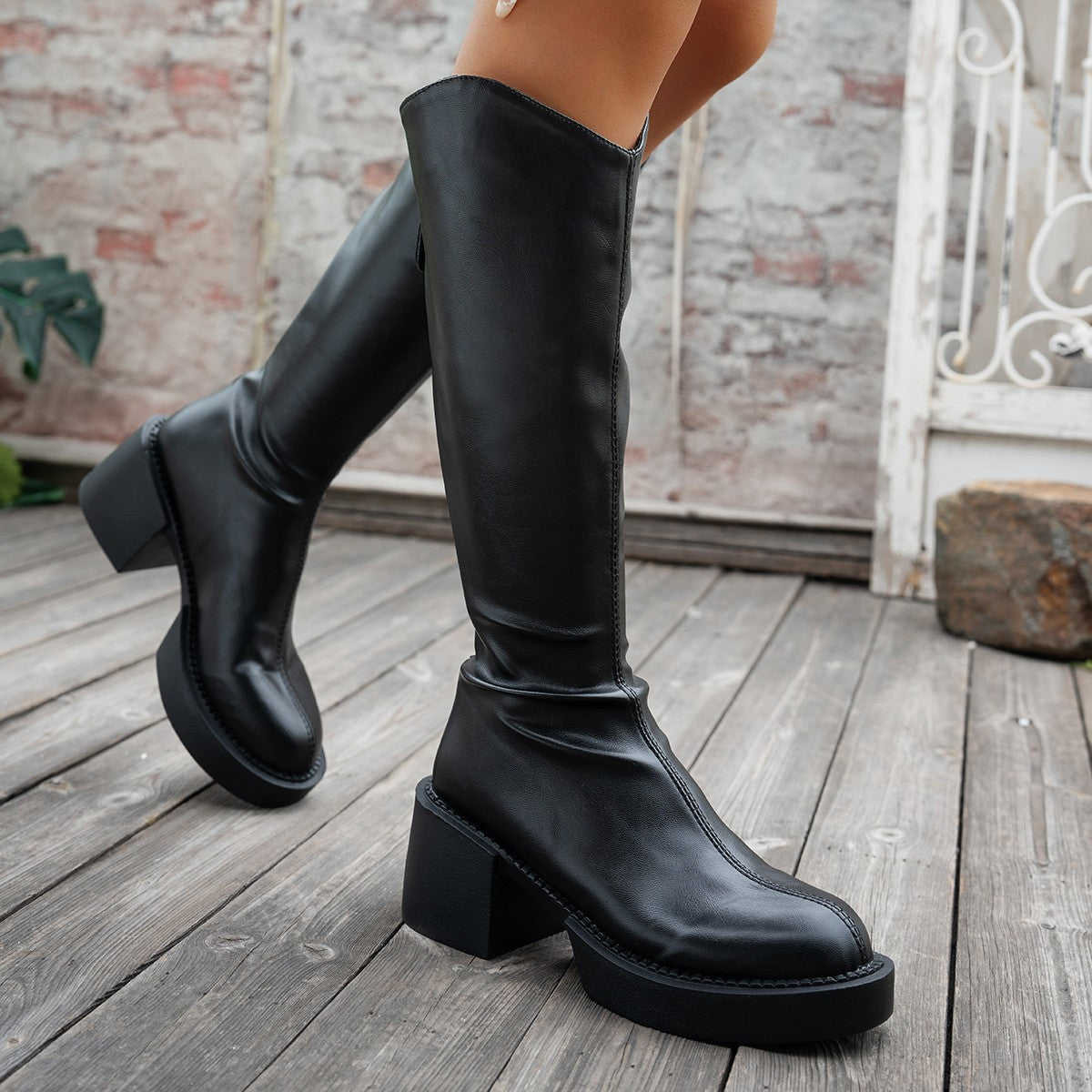 Women's Chunky Heeled Knee-High Boots