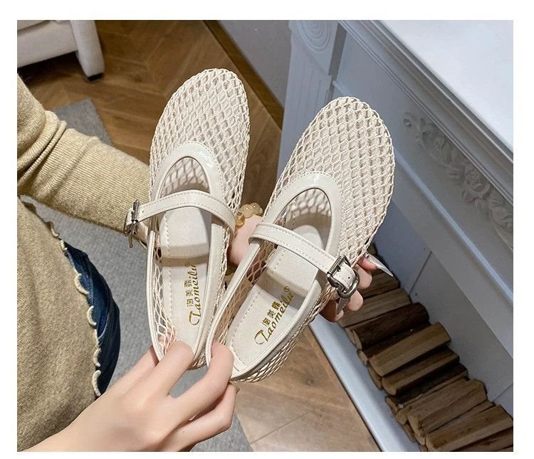 Women's Hollowed-out Breathable Flat Sandals
