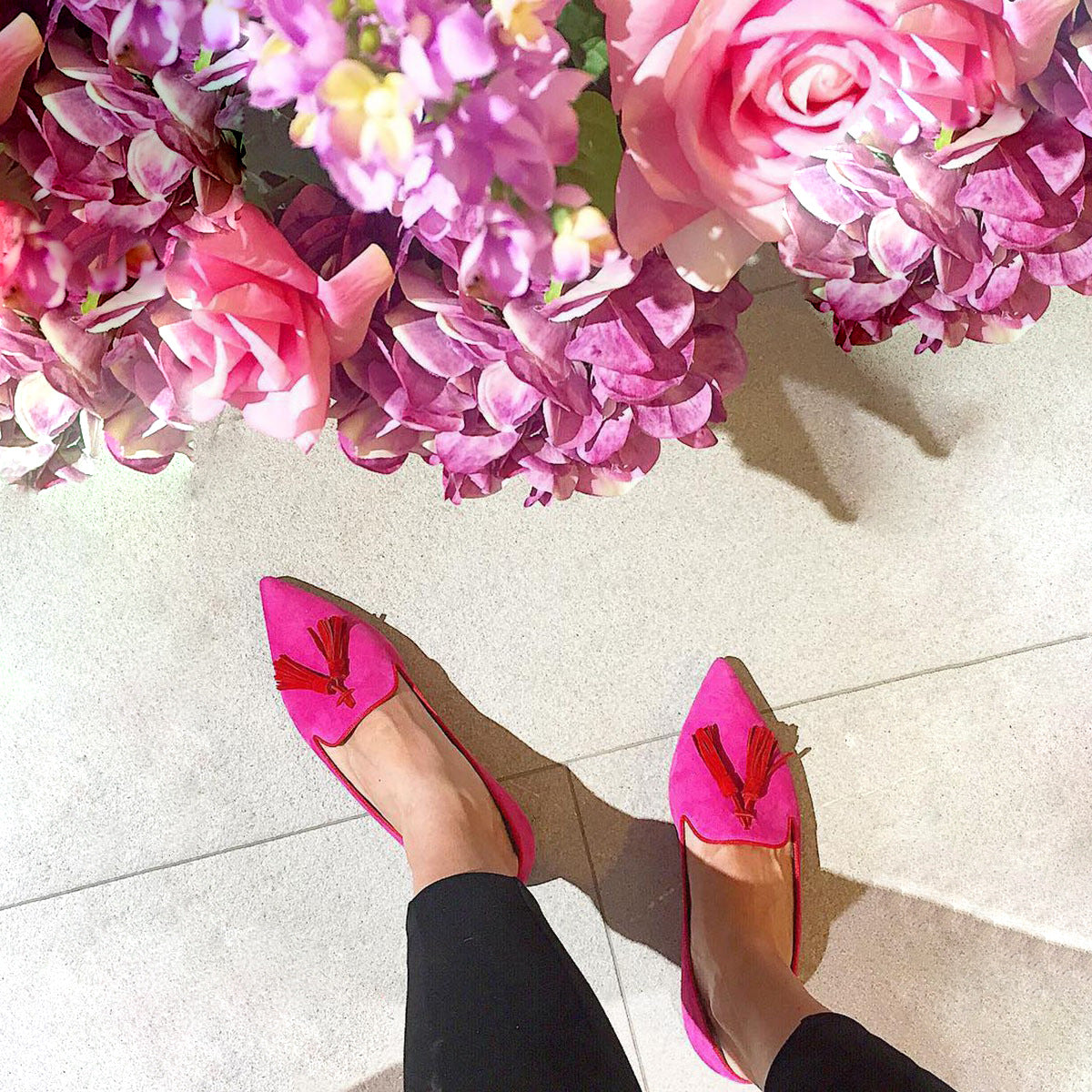 Low-Heeled Pointed-Toe Tassel Flats