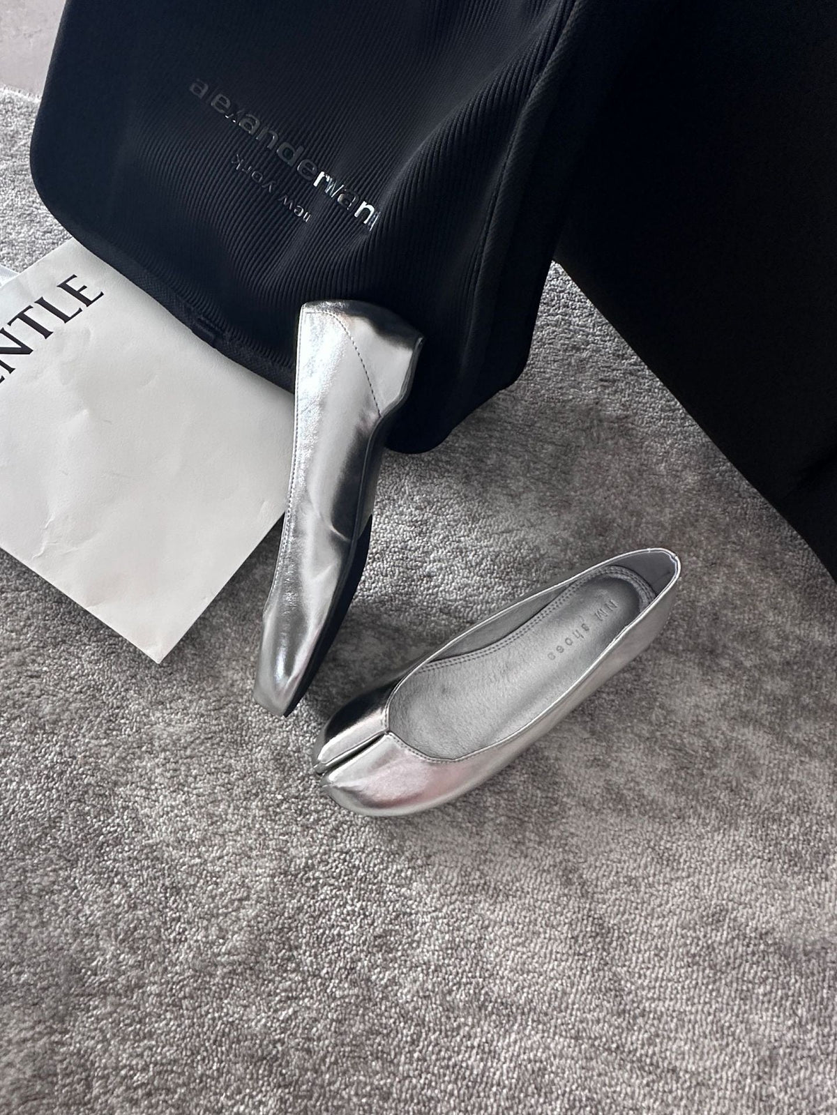 Women's Slip-on Split Toe Flats