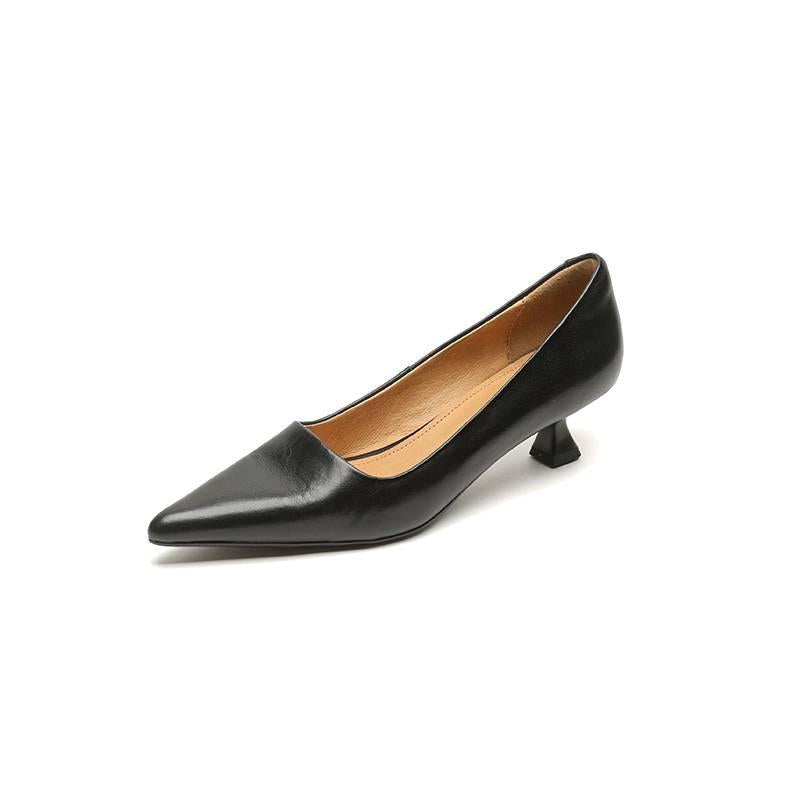 Pointed-Toe Commute Shoes