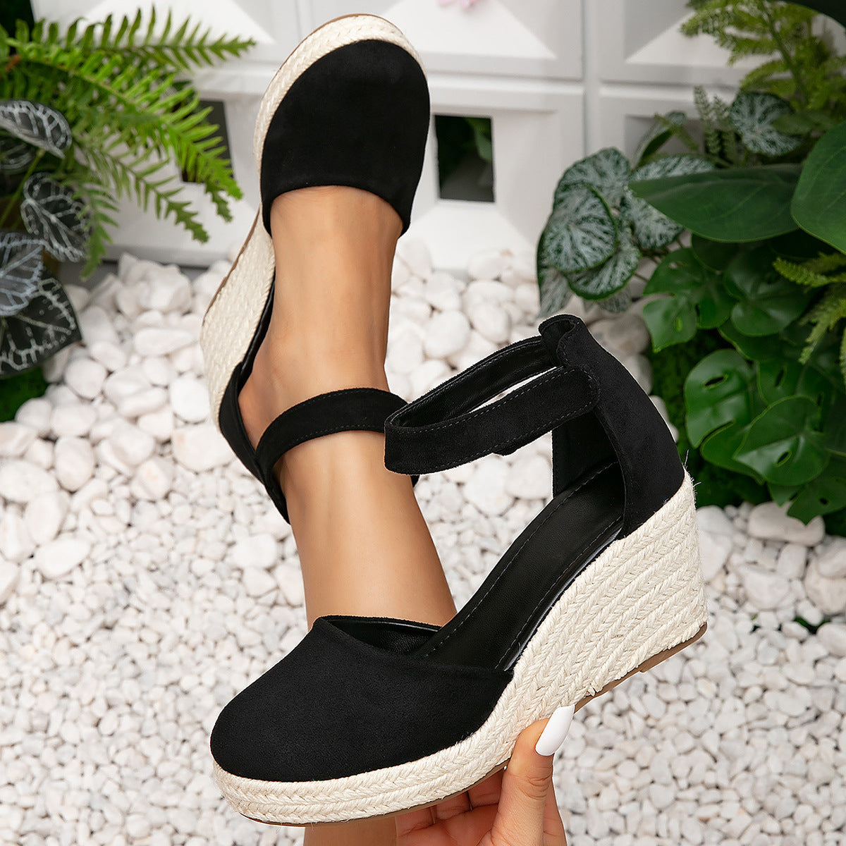 Women's Closed Toe Wedge Platform Sandals