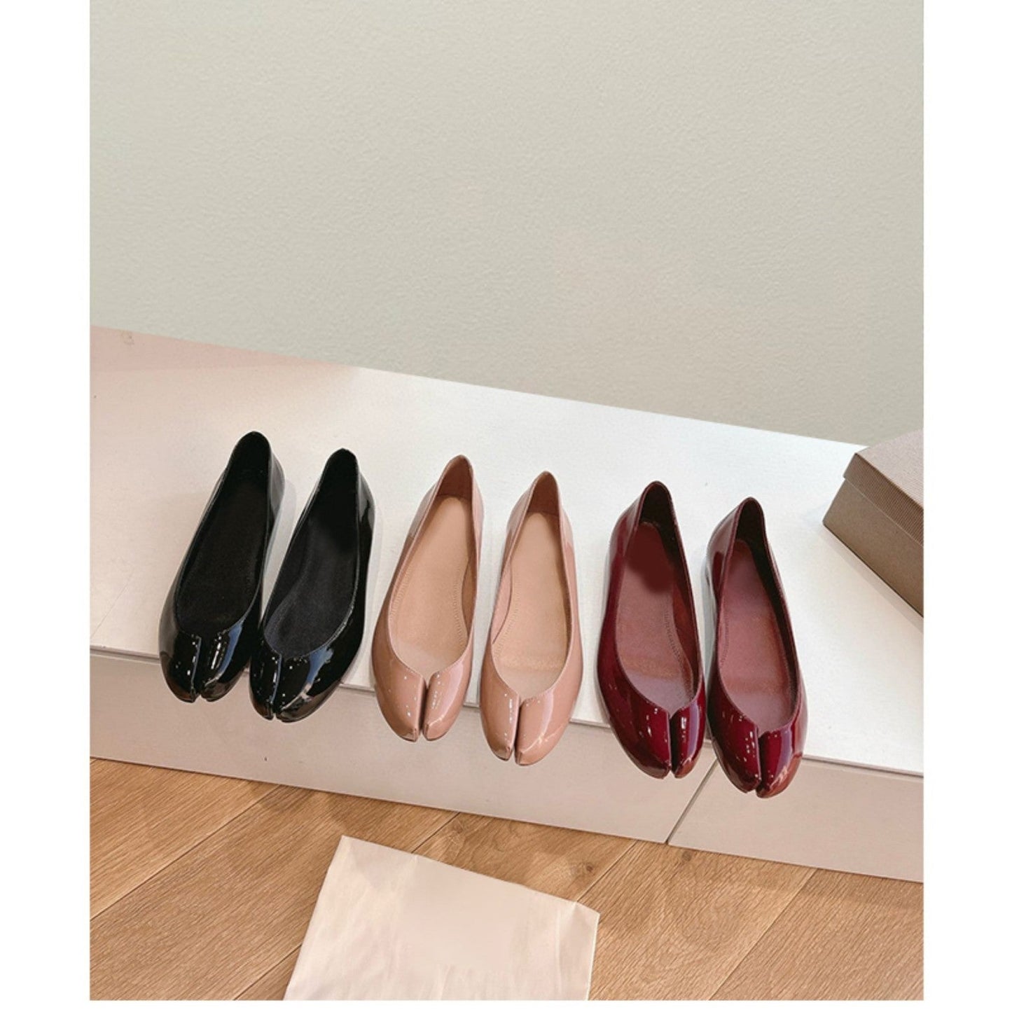 Women's Slip-on Split Toe Flats