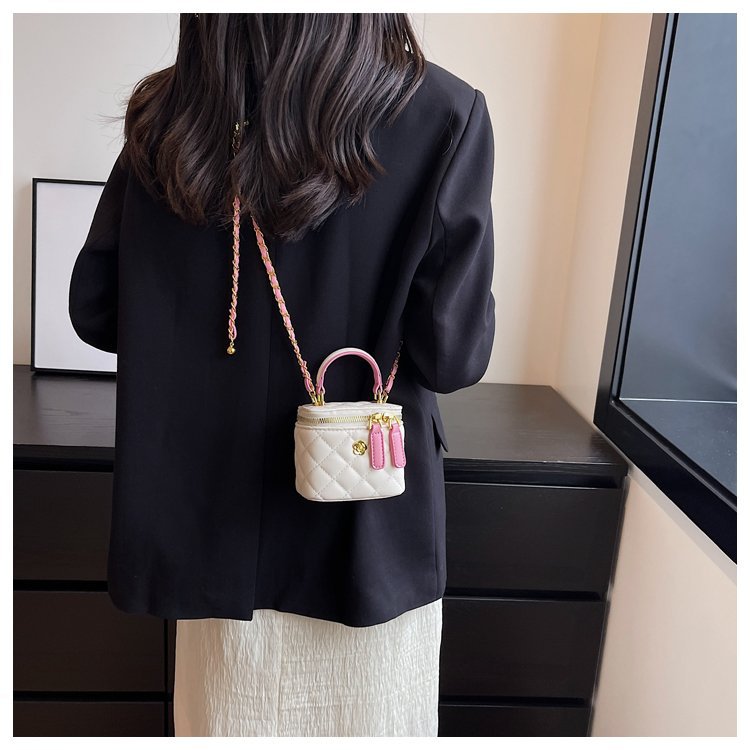 Women's Special-Interest Design Diamond Chain Travel Bag