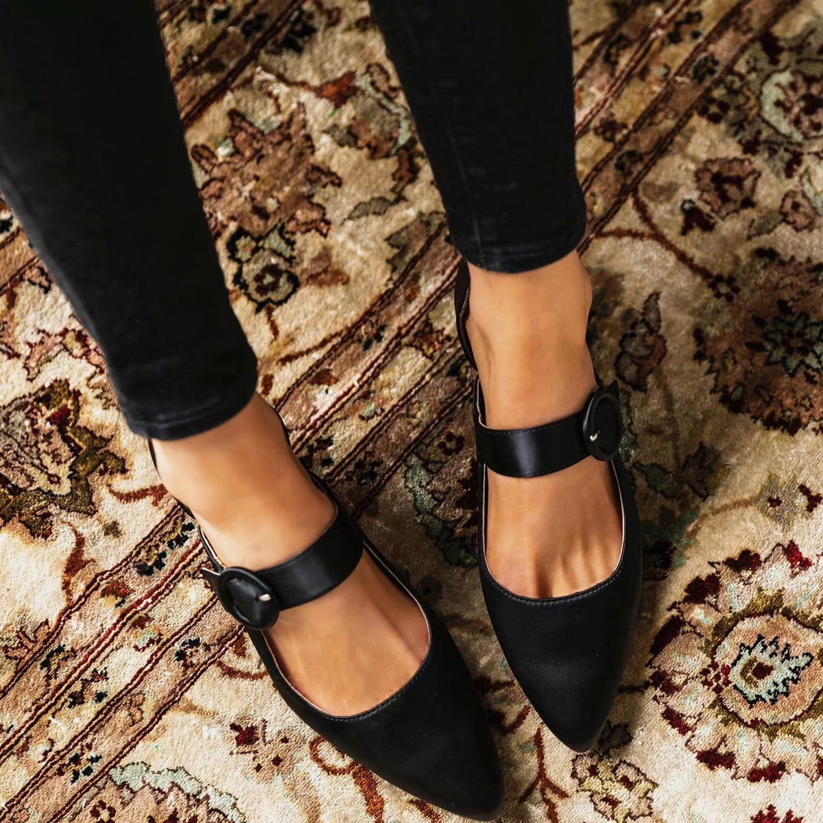 Pointed-Toe Block Heel Shoes