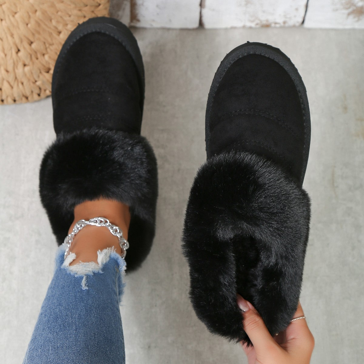 Women's Plush Lined Slippers