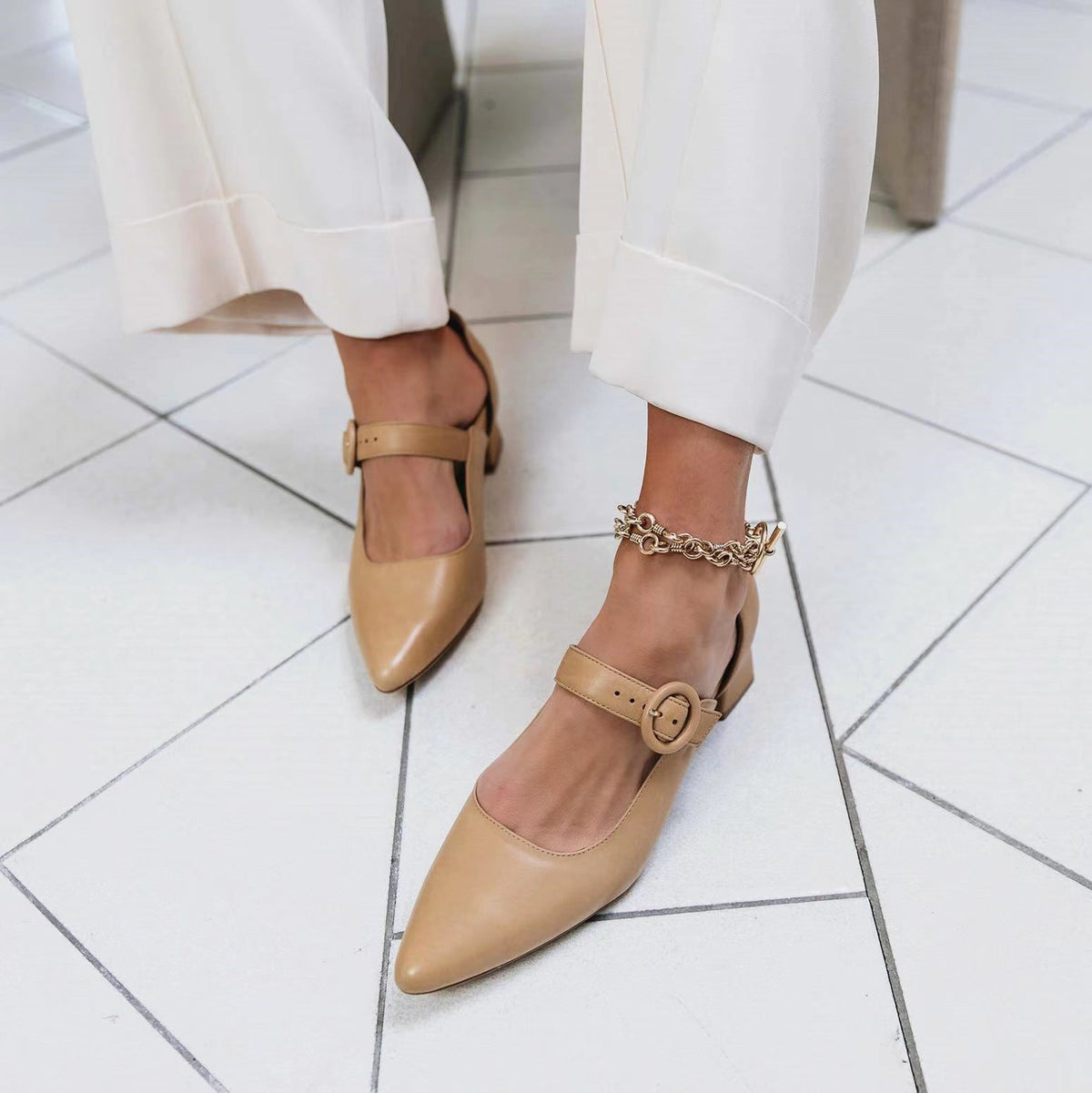 Pointed-Toe Block Heel Shoes